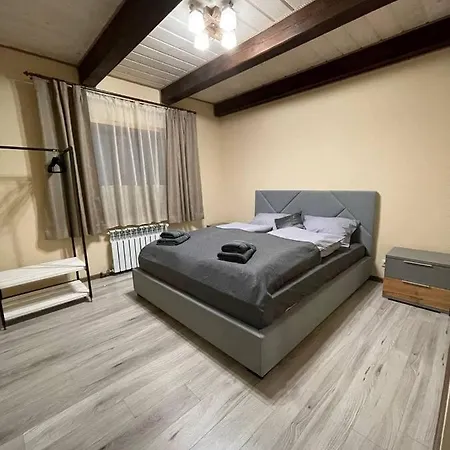 Happy House Apartment Slavske