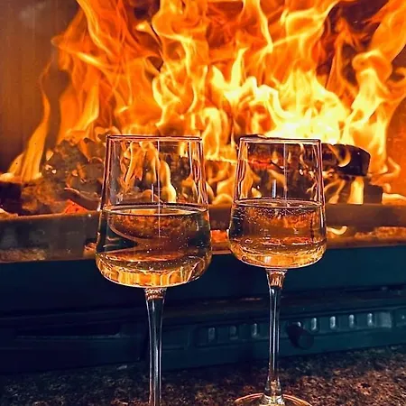 Happy House * Slavske